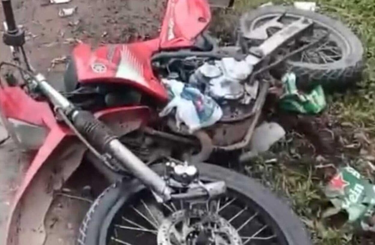 Acidente entre carro de operadora de telefonia e moto deixa vítima em Ribeirão Pires