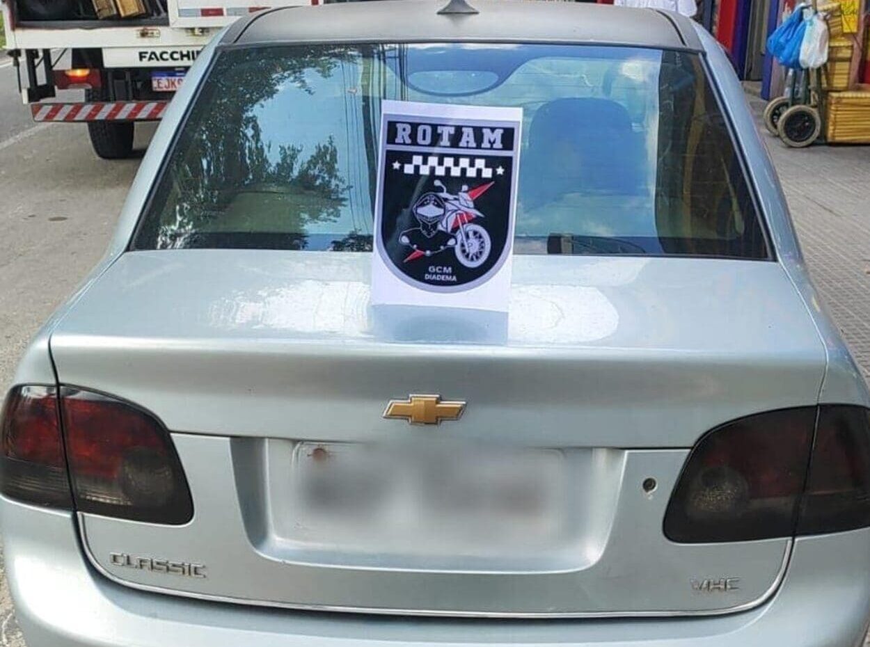 Carro com quase 700 multas é apreendido pela GCM em Diadema