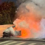 Carro pega foto em São Caetano após colisão com outro veículo.