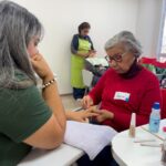 Familiares de crianças internadas na Cardiologia Pediátrica do HC ganham “Dia da Beleza”