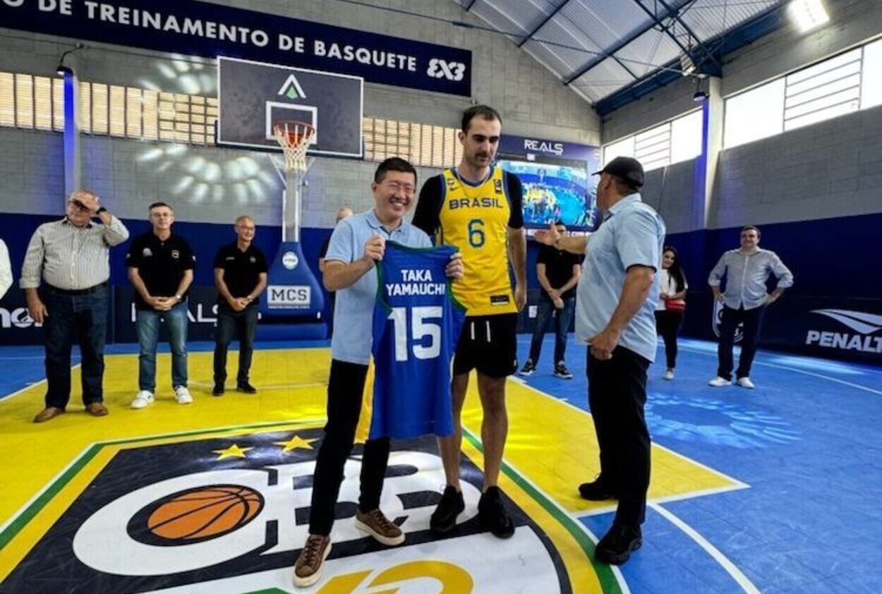 Evento esportivo de basquete reúne atletas e atrações culturais com entrada gratuita e aberta a toda a população