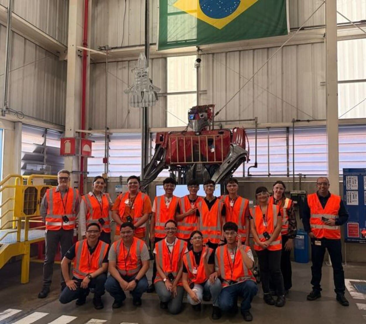 Alunos vencedores do Startups for Students visitam General Motors em experiência imersiva de inovação e tecnologia