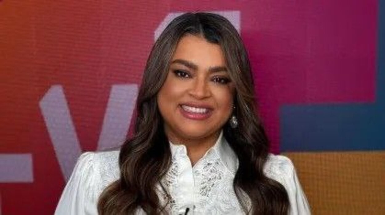 Sure, here is a news story about Preta Gil's wake: Emoção e Celebração Marcam a Despedida de Preta Gil no Rio de Janeiro