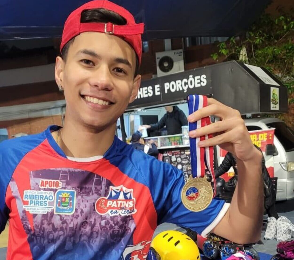 Instrutor do "Patins na Tenda" lidera ranking mundial de patinação