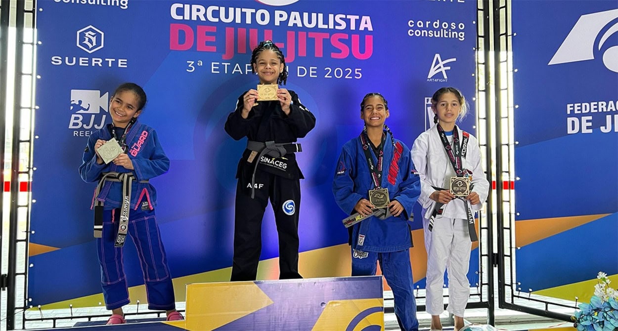 Rebeca Bem-Te-Vi, atleta de São Bernardo, é pentacampeã do Circuito Paulista de Jiu-Jítsu