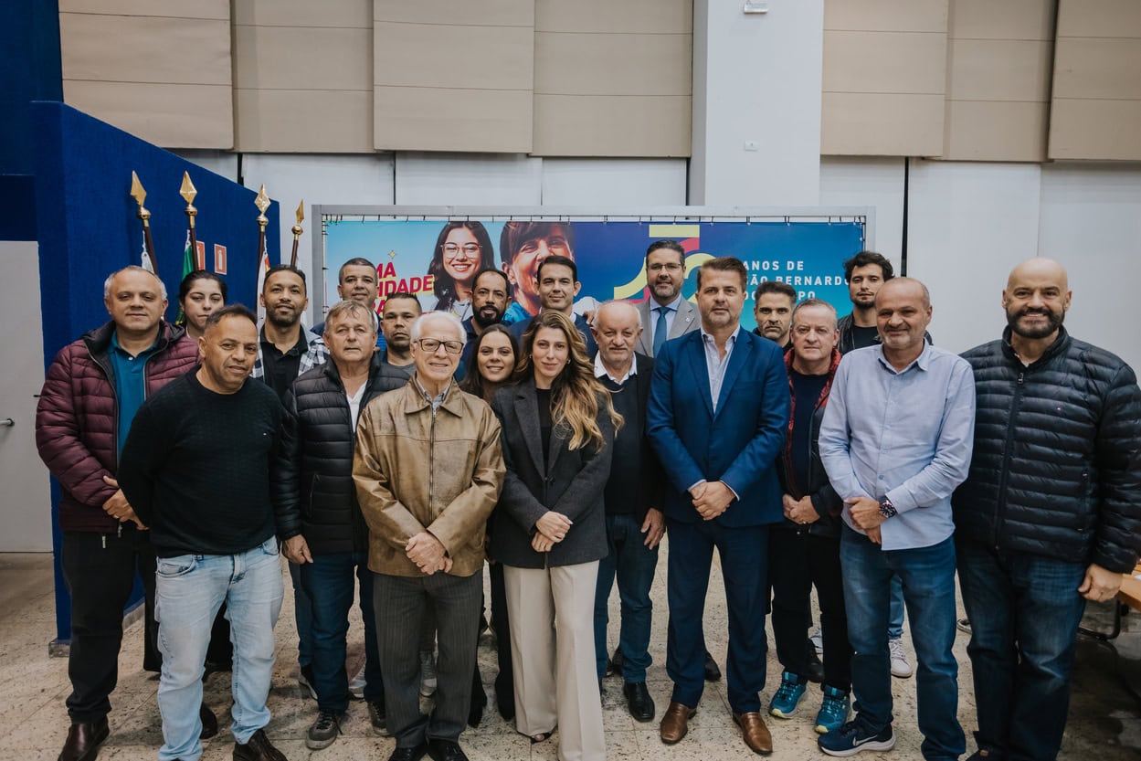 Na reunião com os vereadores, Jessica ressaltou o papel fundamental do Legislativo na construção de políticas públicas que impactam a vida das pessoas.