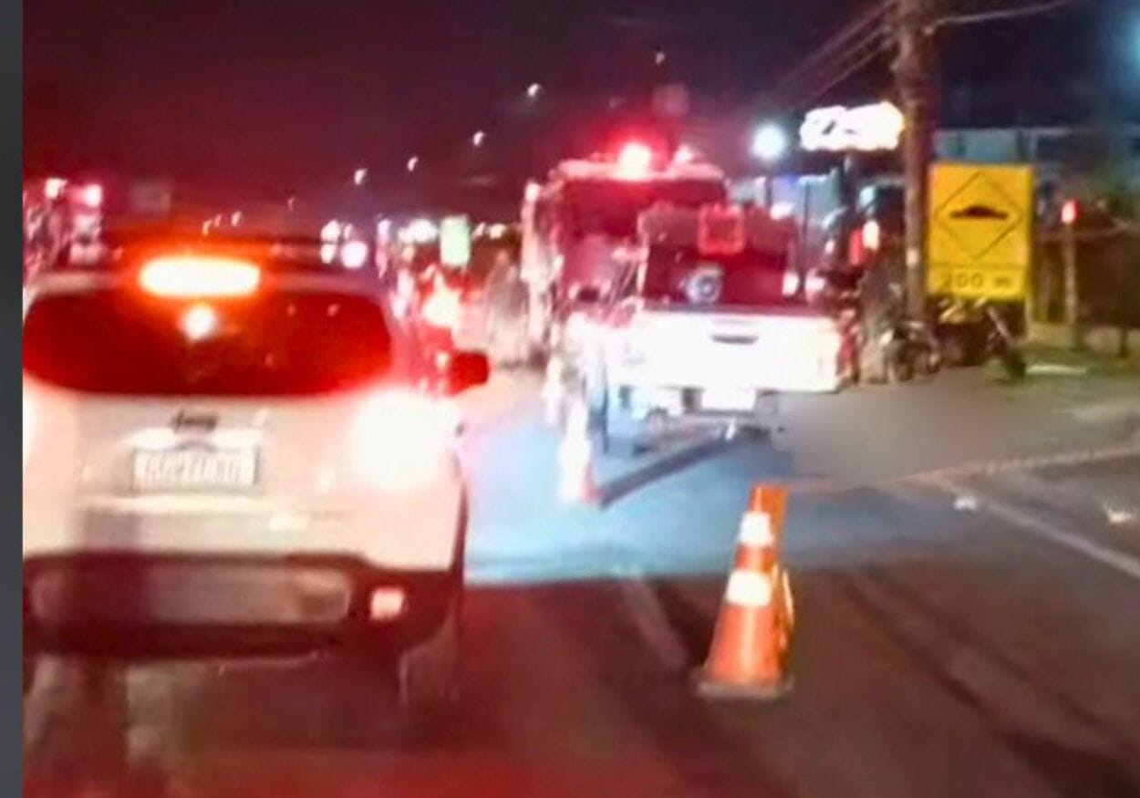 Motorista de carro faz conversão errada, atinge moto e um morre em Ribeirão Pires 