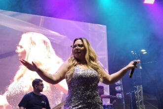 Lorena Alexandre emocionou ao interpretar sucessos da eterna Marília Mendonça.