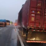 Caminhão pega fogo no Rodoanel e motoristas enfrentam dia de congestionamento
