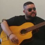 Alan Ribeiro, de 36 anos, foi identificado pela Polícia Civil e está foragido. O autor  tem um perfil como cantor no Instagram com 1.200 seguidores