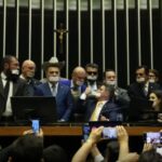 Após prisão domiciliar de Bolsonaro, clima esquenta na Câmara dos Deputados