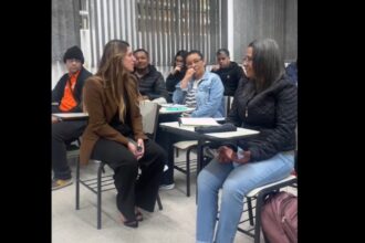 Prefeita Jessica Cormick faz visita surpresa à Faculdade Municipal de São Bernardo