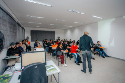 Faculdade Municipal São Bernardo recebe os 200 alunos da 1ª turma para aula