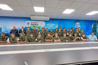 Atiradores do Tiro de Guerra 02-069 de São Caetano conhecem instalações do Smart Sanca
