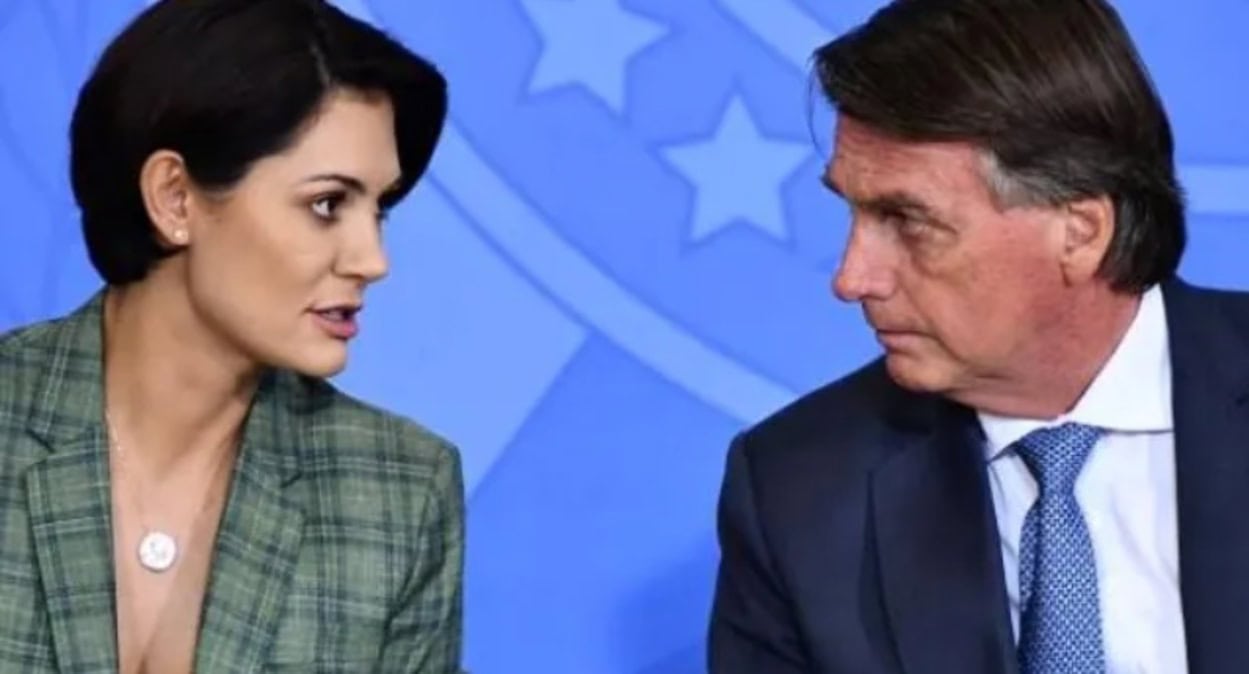 Prisão de Bolsonaro mantida após audiência; esposa Michelle o visita na PF