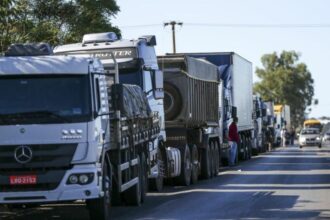 Última grande greve dos caminhoneiros, ocorrida em 2018 durante o governo Michel Temer (MDB), durou 10 dias.