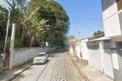 homem de 53 anos foi encontrado sem vida, na tarde desta quinta-feira (25), em uma residência localizada na Estrada do Aladino,