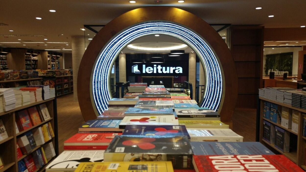 Volta às Aulas 2026 ganha linguagem jovem na nova campanha da Livraria Leitura