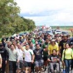Caminhada pela Liberdade: Nikolas Ferreira cruza metade do percurso e atrai aliados na BR-040