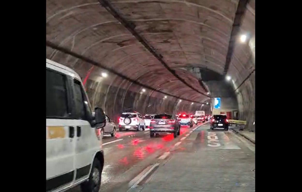 Volta do feriado: Sistema Anchieta-Imigrantes registra congestionamento em diversos pontos