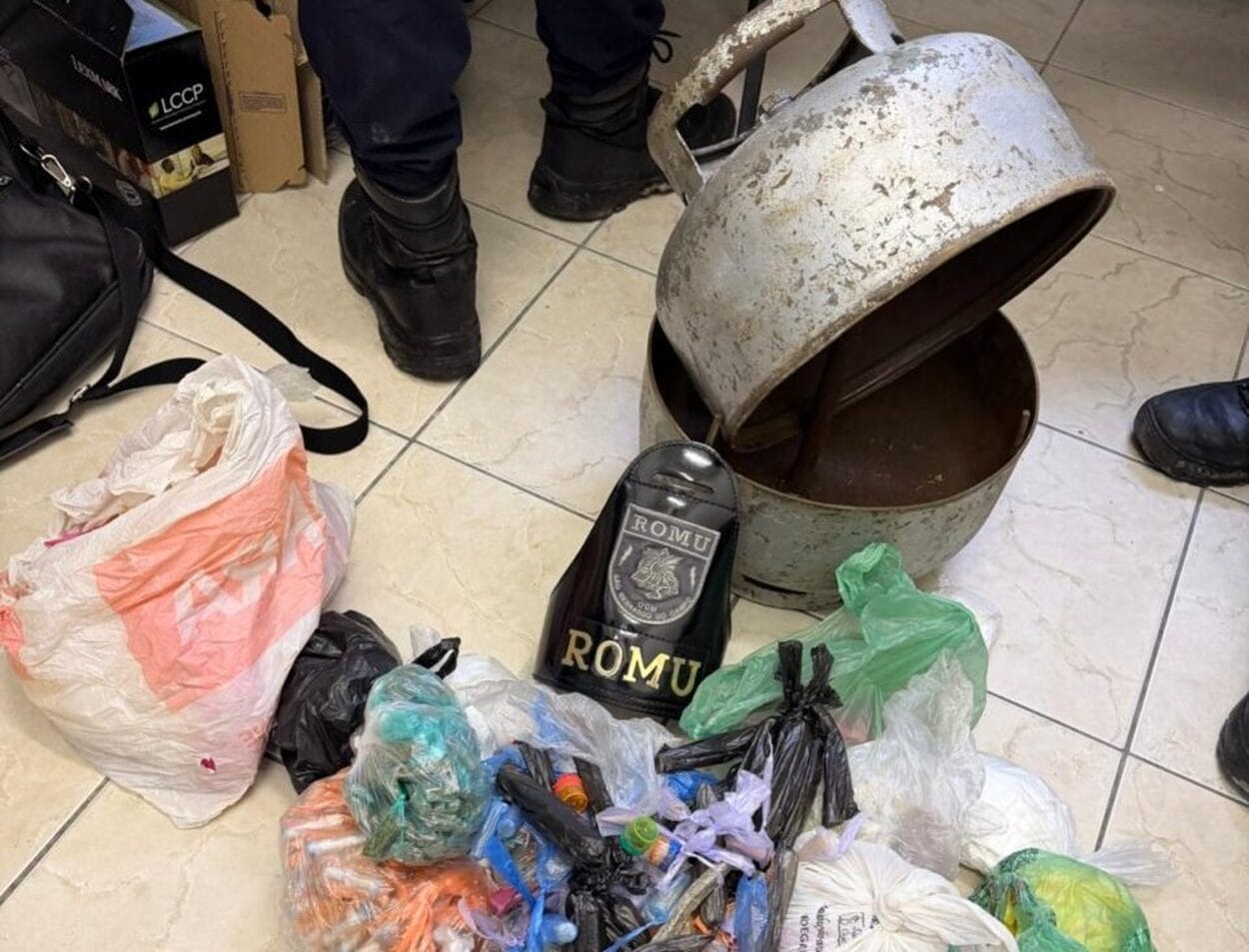 ROMU descobre drogas em fundo falso de botijão de gás e prende dois em São Bernardo