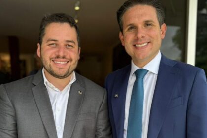 Gilvan encontra Hugo Motta, presidente da Câmara, para debater pautas que impactam orçamento dos municípios. Foto: Divulgação