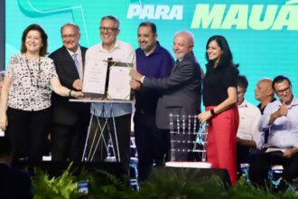 Lula quebra protocolos e expõe linha eleitoral durante anúncios de investimentos em Mauá