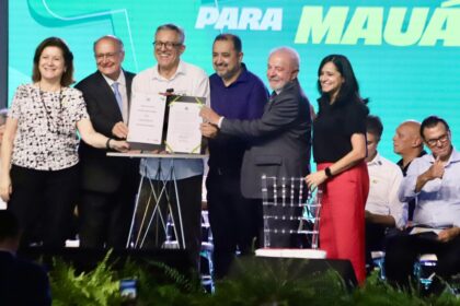 Lula quebra protocolos e expõe linha eleitoral durante anúncios de investimentos em Mauá