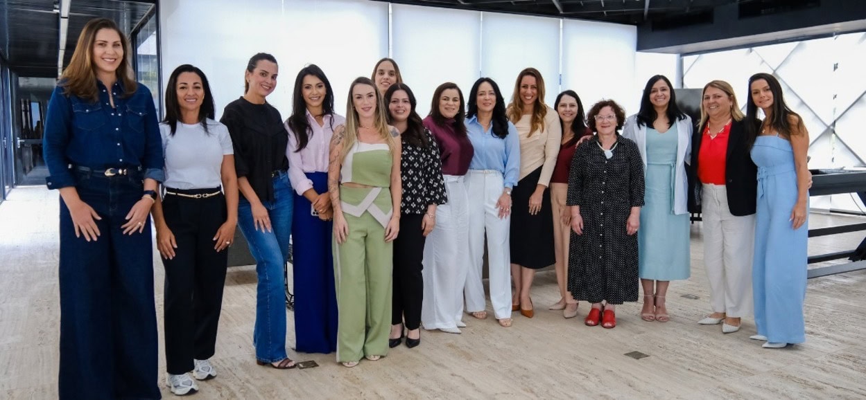 Agendas no Palácio dos Bandeirantes alinharam novos ciclos de cursos e conectaram formandos a mais de 2 mil vagas de trabalho