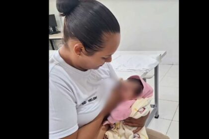 Policial militar é homenageada por colegas de farda em MG após amamentar bebê abandonada