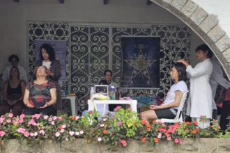 Mãos que curam: 100 participantes participam de ação com Reiki e Yoga em Ribeirão Pires