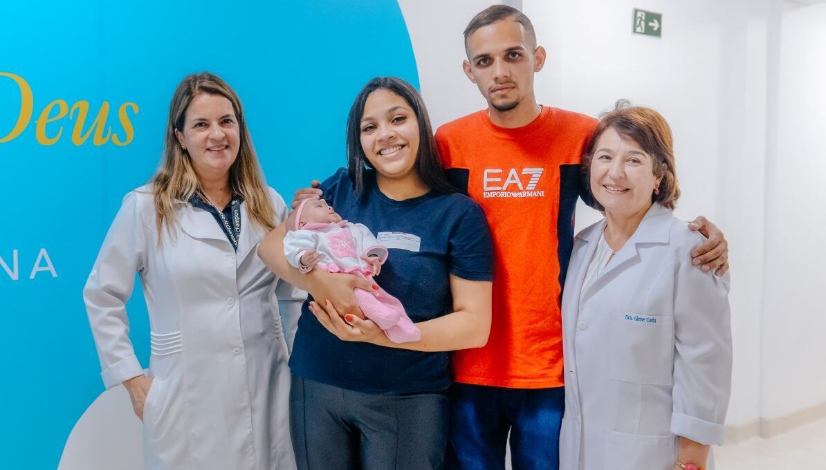 Ísis Manuelly, nascida com 440 gramas, recebe alta após 4 meses no Hospital da Mulher em SBC