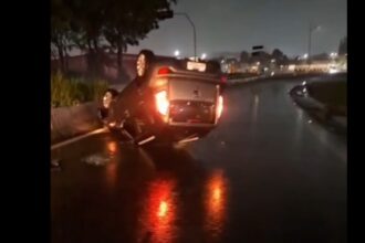 Motorista perde controle em curva e capota veículo em viaduto de São Bernardo