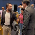 Vereadores Ananias Andrade e Watanabe batem boca por causa de boneco do presidente Lula