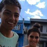 Solidariedade sobre 2 rodas: Influenciador de São Bernardo viraliza ao ajudar casal de entregadores