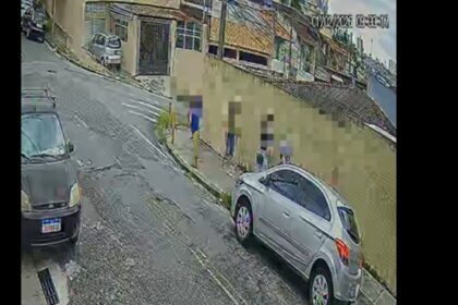 Câmeras registram tentativa de abuso contra mulher que seguia para a igreja em São Bernardo