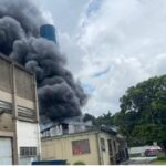 Odor químico e explosão: O que se sabe sobre o incêndio em fábrica no bairro Paulicéia em SBC