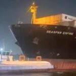 Navio de carga colide com duas balsas no Porto de Santos; tripulantes pularam no mar