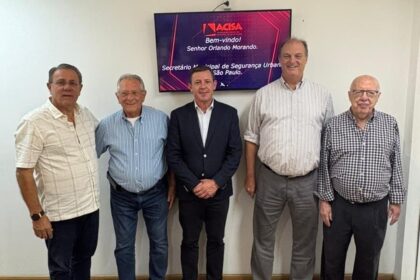 Orlando Morando apresenta Smart Sampa em encontro na ACISA, em Santo André