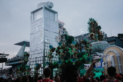Mais do que um desfile, a agremiação entregou uma lição de história viva, conectando o coração da Bela Vista à força industrial e cultural de São Bernardo do Campo.