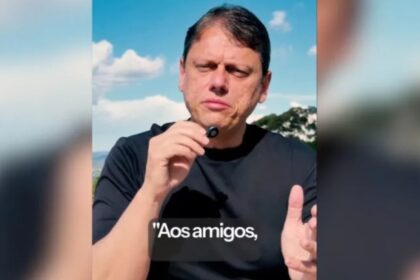 Tarcísio compara desfile pró-Lula a casos de Bolsonaro e questiona Justiça Eleitoral