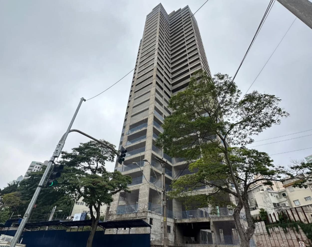 Obras são retomadas em edifícios abandonados há décadas na Av. Prestes Maia, em SBC