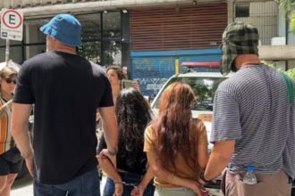 Turma do Chaves" no Carnaval: Policiais disfarçados prendem cinco no Centro de SP
