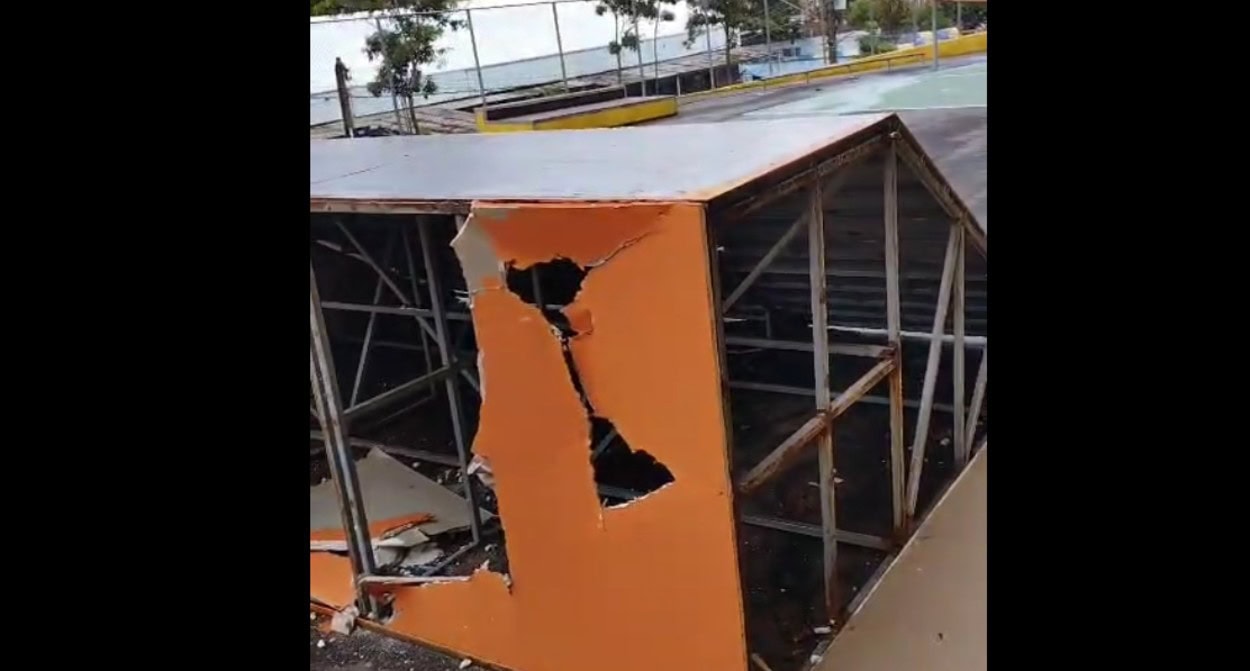 Vandalismo na Arena Parque do Jardim Floral é flagrado em vídeo