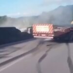 Carreta bate em mureta e interdita Via Anchieta no km 45