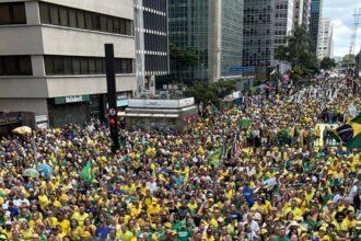 Direita faz ato na Avenida Paulista marcado por críticas ao STF e pedido de anistia