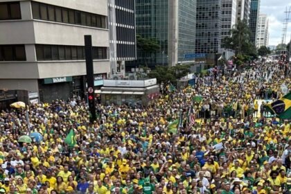 Direita faz ato na Avenida Paulista marcado por críticas ao STF e pedido de anistia