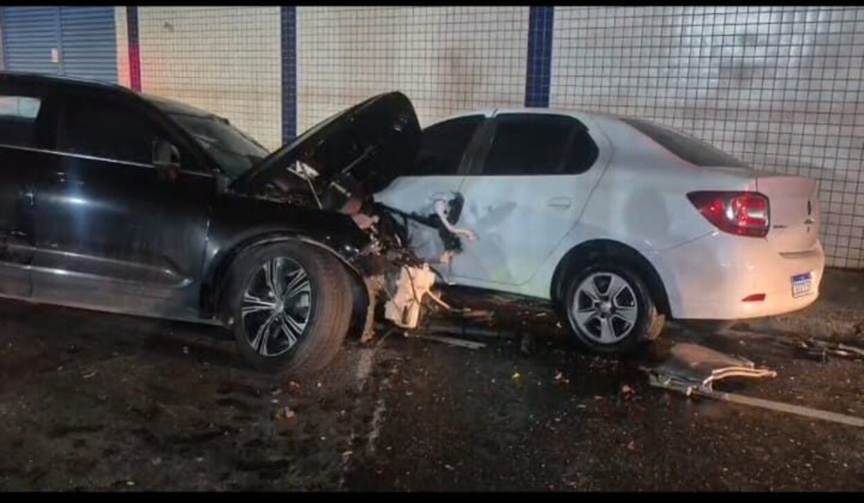 Idoso de 77 anos morre após motorista sofrer mal súbito e colidir contra árvore em Santo André