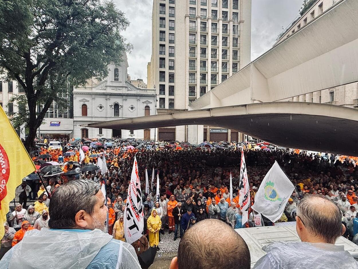 Eletricistas do ABC e da Grande SP protestam contra risco de rompimento do contrato da Enel e temem demissões