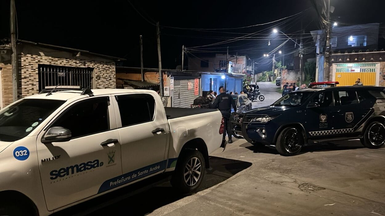 Fiscalização conjunta entre Semasa e GCM percorreu pontos críticos da cidade para coibir poluição sonora e garantir a ordem pública durante o fim de semana